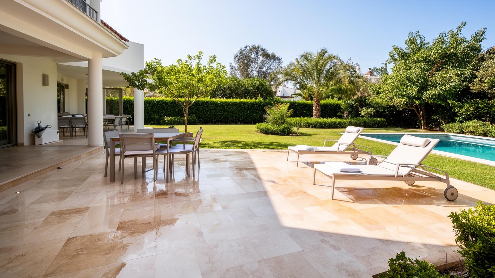 تنظيف حدائق الفلل